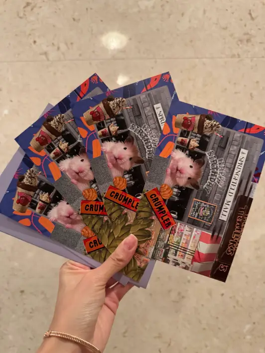 Big Postcard + Envelop (Vertical) Purchased 4.5 x 6.9 inch 제작 후기 I'm so satisfied with the thick postcard and the colors! It's a really thick and high-quality postcard. I gave it to my friend as a birthday card for her birthday, and she said it was pretty because it was the only card she had, so I'm so happy and happy😆 It's good that I can match the envelope color, and the production period was fast👍 I think I'll make it whenever I need a postcard in the future!! 

* This is a review written after actually using the product that was provided as part of the Maple Supporters activity. - 마플 리얼 후기 