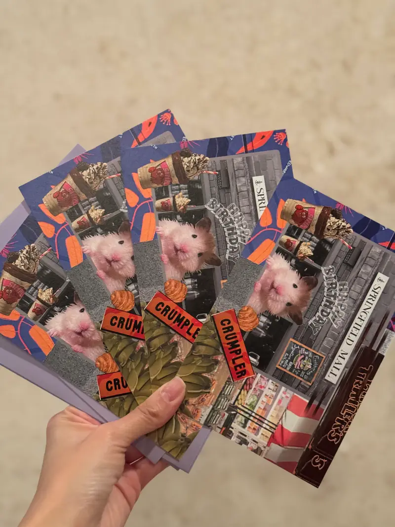 Big Postcard + Envelop (Vertical) Purchased 4.5 x 6.9 inch 제작 후기 I'm so satisfied with the thick postcard and the colors! It's a really thick and high-quality postcard. I gave it to my friend as a birthday card for her birthday, and she said it was pretty because it was the only card she had, so I'm so happy and happy😆 It's good that I can match the envelope color, and the production period was fast👍 I think I'll make it whenever I need a postcard in the future!! 

* This is a review written after actually using the product that was provided as part of the Maple Supporters activity.- 마플 리얼 후기