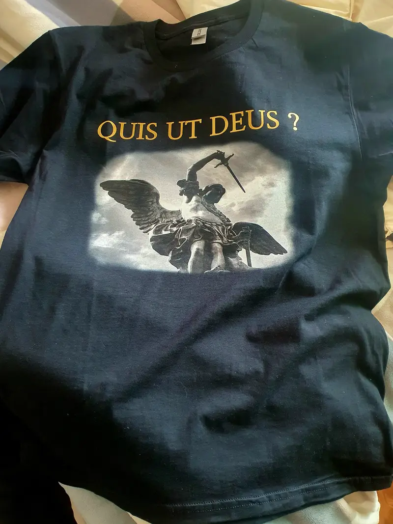 Gildan ソフトスタイルTシャツ M 購入 제작 후기 布も良くてとてもきれいです。注文してもらうまでには12日かかりました。予想よりも長い時間でしたが、結果物がとても気に入って本当に満足ですね〜薄すぎるか、布があまりか、簡単にしわになって安く見えるか、いろいろな心配が多かったのに心配が無色！サイズもちょうど良く、イメージもとても鮮明です。前の部分は振りかけて製作する形で、裏は転写紙で製作する連絡いただきましたが、振りかけて作る前の画像は元の画像に比べてちょっとぼやけていると言われ、実際にオリジナルよりも柔らかくなりましたがそれでもむしろもう少しヴィンテージ？ありがとうございます〜- 마플 리얼 후기