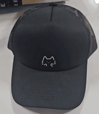Trucker Hat Purchased 3.9 x 2.8 inch 제작 후기 I put my picture on the hat and it was more satisfying than I expected. First of all, the print quality is crazy. I liked how the cat was printed cuter than I thought, and the quality of the hat itself is also really good (the fit is really good). And it has ventilation on the side so it's not hot even in the summer. The packaging was also neat and tidy when it arrived. I brag about making it myself every day. Customization is so much fun!!- 마플 리얼 후기