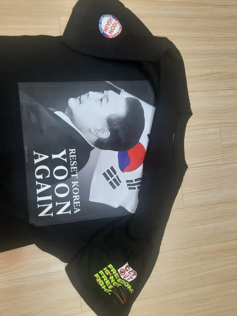 プリントスター14番手ヘビーラウンドTシャツ XL 購入 제작 후기 デザイナー様が2度もご連絡いただき、コンファームして本物の仕事処理も確実で印刷品質も最高です。 14睡眠半袖の中ではドトムで重量感もある高級材質なのでとても長く着ることができますね。大満足です。ありがとう- 마플 리얼 후기