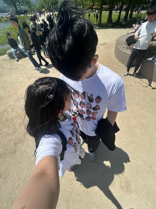 Printstar Premium Cotton Adult T-shirt Purchased XL 제작 후기 I wore it on my trip!! The quality of the t-shirt is good, the printing is clear, and the delivery was fast, so I like it!! My friends are all asking me to make it for them. - 마플 리얼 후기 