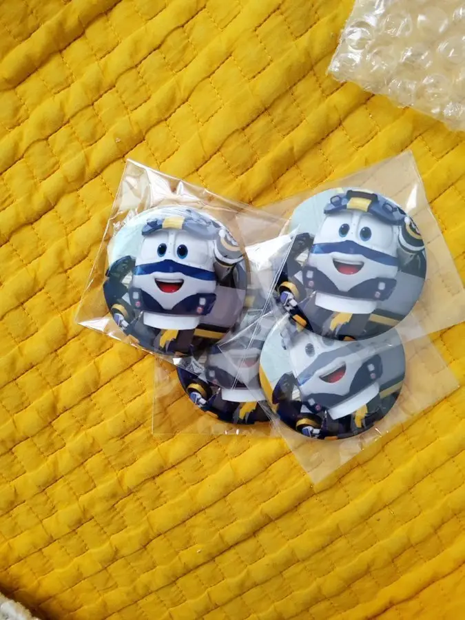 Button Pins Purchased 2.3 inch 제작 후기 Thank you! I will wear it well and carry it around!- 마플 리얼 후기