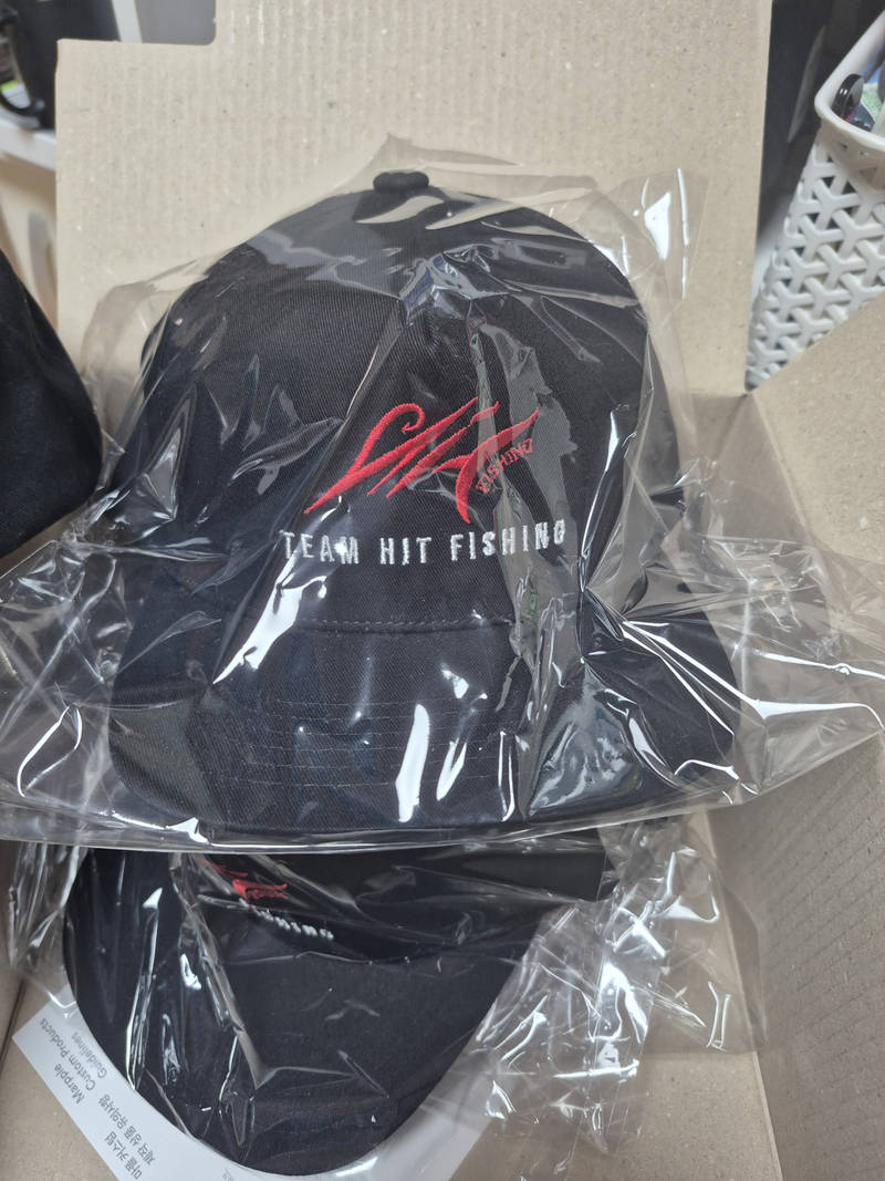 Snapback Adjustable Cap Purchased 5.5 x 2.6 inch 제작 후기 It's higher quality than I thought. 
I'm really satisfied. 
First of all, the material of the hat itself is good. 
Thank you. ^^- 마플 리얼 후기
