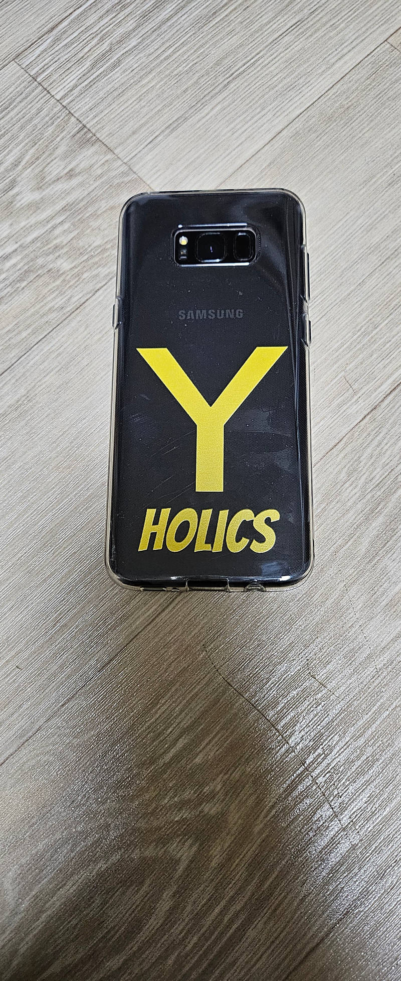 ギャラクシー S8 プラス クリアケース ギャラクシー S8 プラス 購入 제작 후기 配送を受けて商品評価を書かなければなりませんでしたが、今は使います。
フォンは今使っているフォンではなく、直前に使っていたフォン用ケースです。

電話は黒で、文字の色と非常によく合います。
背景色が黒なので目立たなくていいです。- 마플 리얼 후기