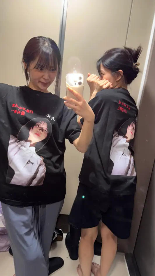 BECANVAS 18s Short-Sleeve T-Shirt Purchased 85(XS) 제작 후기 First of all..

I was surprised by the quality ㅠㅠㅠ

And second..
I was even more surprised by the printing ㅠㅠㅠ It's still clean even after washing it ㅠㅠㅠ I'm 100% going to buy it again❤️ - 마플 리얼 후기 