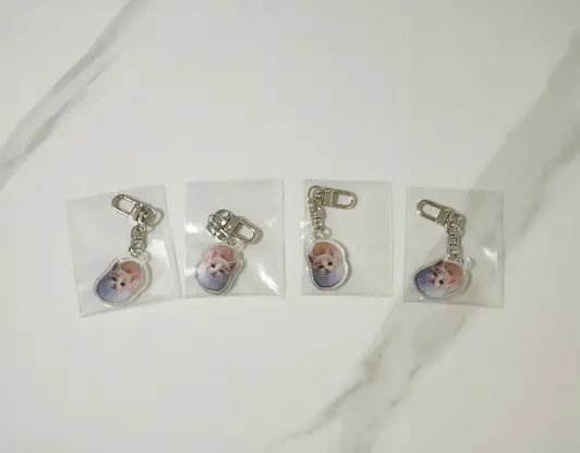Custom Acrylic Key Ring (Clear) Purchased 11.42 x 15.75 inch 제작 후기 Good quality, cute tank top - 마플 리얼 후기 