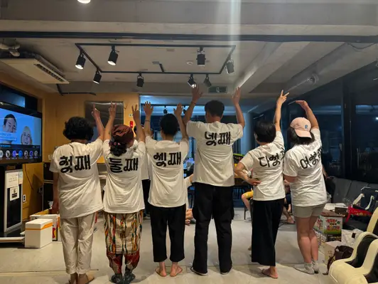 Gildan Ultra Cotton 2000 Adult T-shirt Purchased XL 제작 후기 My family was so happy! It was better quality than expected and I was happy to be able to use it for family gatherings! - 마플 리얼 후기 
