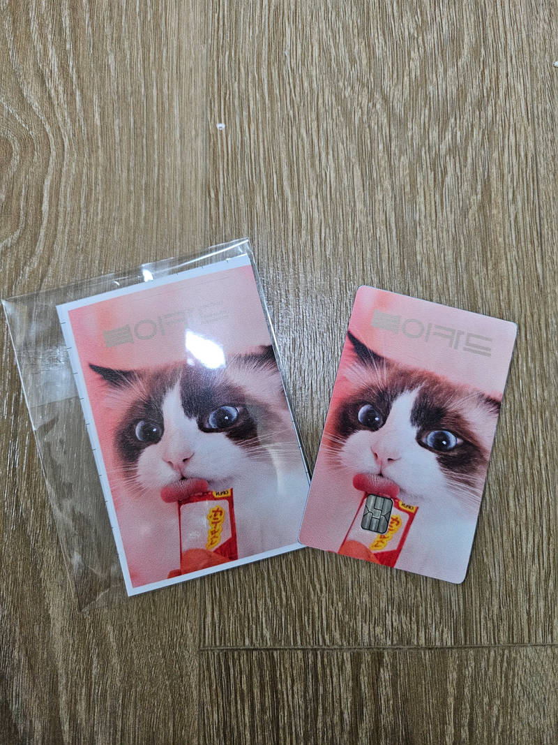 Bank Card Stickers S Chip (1+1) Purchased 2.5 x 3.7 inch 제작 후기 Okay. I made 5 more photos^^- 마플 리얼 후기