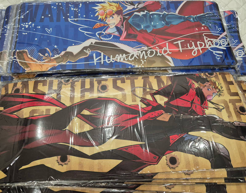 Game Playmat Purchased 30.7 x 11.8 inch 제작 후기 I received the long pad!! 
I ordered it in a hurry near the event date, but when I explained the situation, they helped me with the consultation and printed it out quickly. It didn't even take a week from shipment to delivery. 
The color is more murky than the original, so I recommend printing it with the brightness turned up a lot if possible. The material is also soft and nice!- 마플 리얼 후기