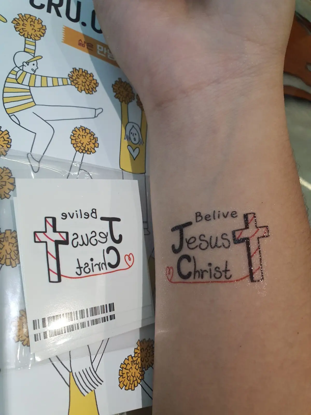 I never expected you to turn the illustration I designed myself into a tattoo this beautifully.

Even though it's semi-permanent... it's absolutely the best.