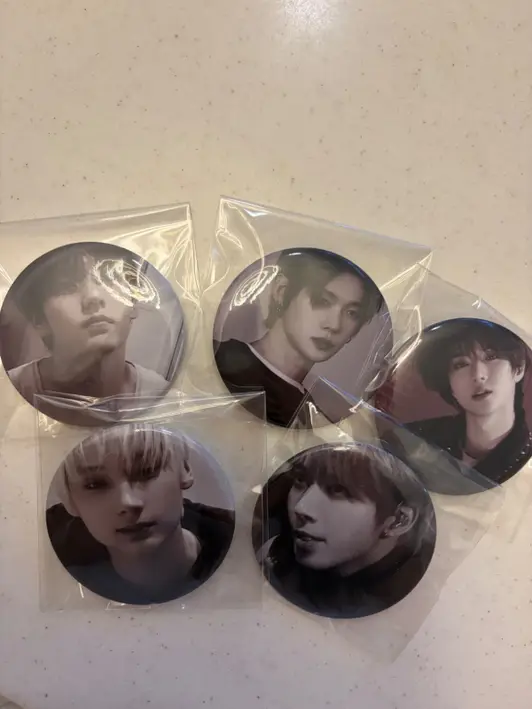 Pin Button (Round) Purchased 2.3 inch 제작 후기 Need to buy in bulk? Don't hesitate, just buy it right away!

I hesitated before buying, but I loved that they were individually packaged.. The designs turned out so beautifully, and if I'm going to buy in bulk again, I think I'll only use Marpple!! - 마플 리얼 후기 