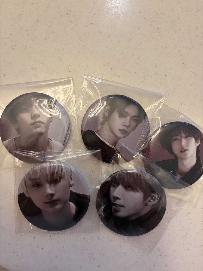 Pin Button (Round) Purchased 2.3 inch 제작 후기 Need to buy in bulk? Don't hesitate, just buy it right away!

I hesitated before buying, but I loved that they were individually packaged.. The designs turned out so beautifully, and if I'm going to buy in bulk again, I think I'll only use Marpple!!- 마플 리얼 후기