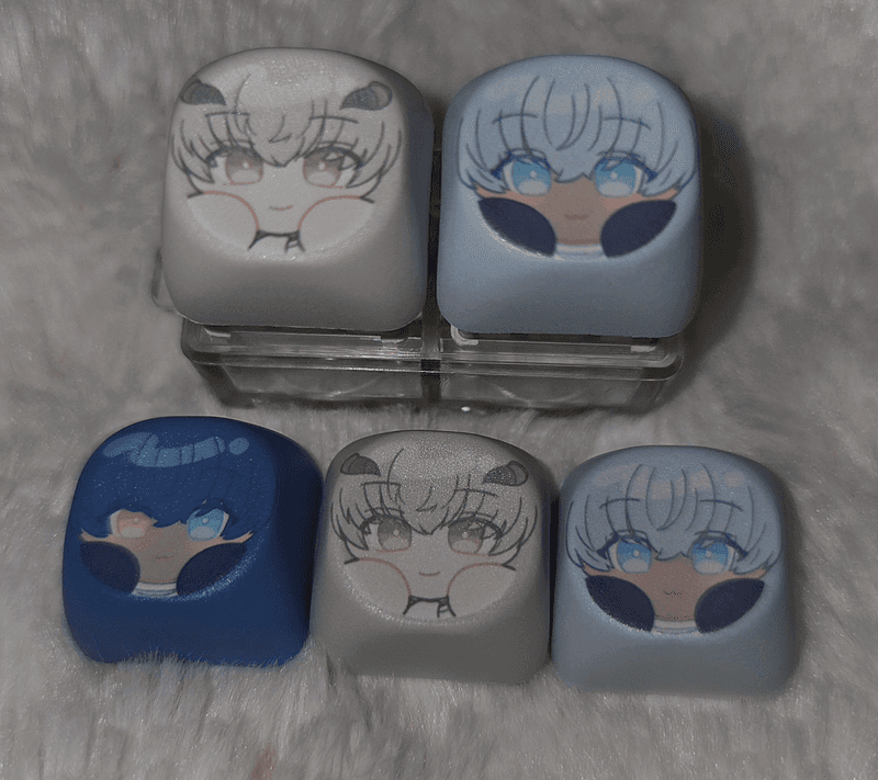 MOA Keycap Purchased 0.7 x 0.7 x 0.4 inch 제작 후기 It's so round and cute 😭 I'm satisfied because it came out clear and pretty 🤍🤍- 마플 리얼 후기