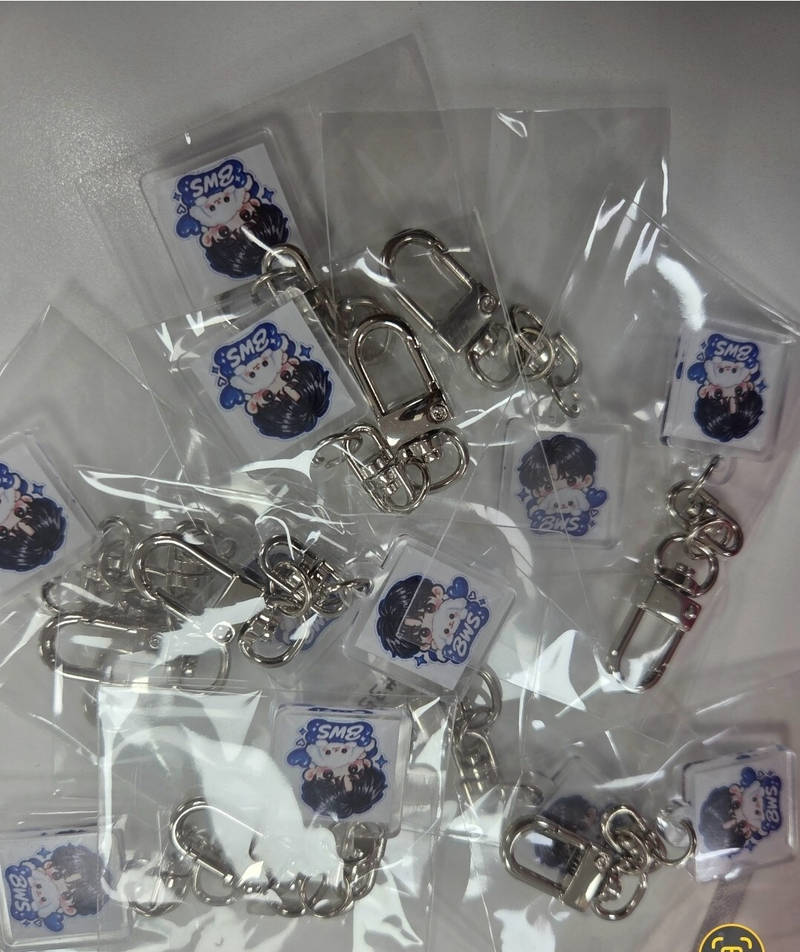 Custom Acrylic Key Ring (Clear) Purchased 9.84 x 12.20 inch 제작 후기 I'm so happy with these small acts of sharing. I love them so much.- 마플 리얼 후기