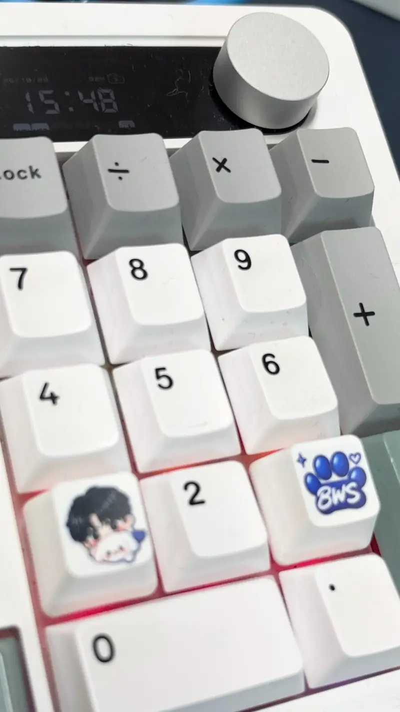 Custom Full-Color 2-Key Keycap Keyring Purchased 0.7 x 1.7 x 1.2 inch 제작 후기 I had a great time sharing. Everyone really loves it.- 마플 리얼 후기