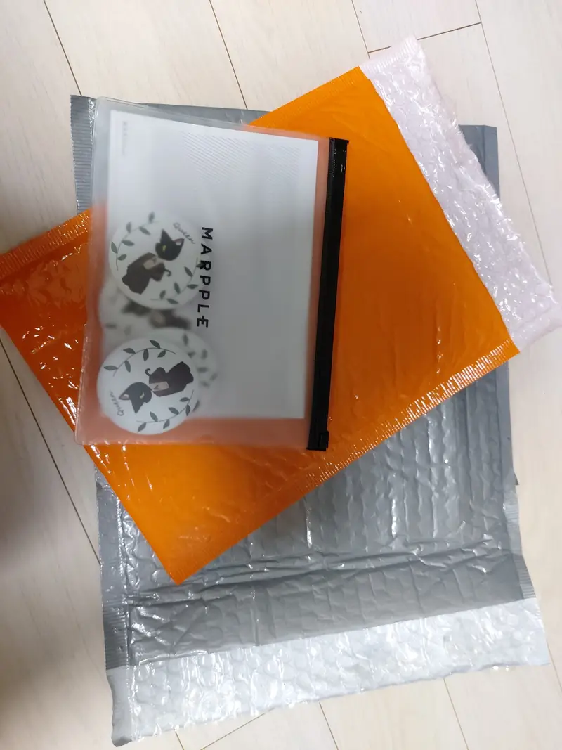 거울 버튼 5.8 cm 구매 제작 후기 포장을 2중으로 해주셔서 감사했습니다ㅠㅜ 그림도 치우치지 않고 잘 나왔네요! 감사합니다♡- 마플 리얼 후기