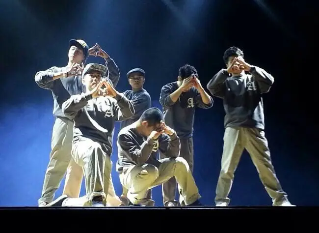 트리플에이 1304 스트릿 크루넥  제작 후기  스트리츠 공연 무대 의상&nbsp;<div><a href="http://streetsdance.co.kr/xe/" title="" target="_blank">http://streetsdance.co.kr/xe/</a><br></div> - 마플 리얼 후기